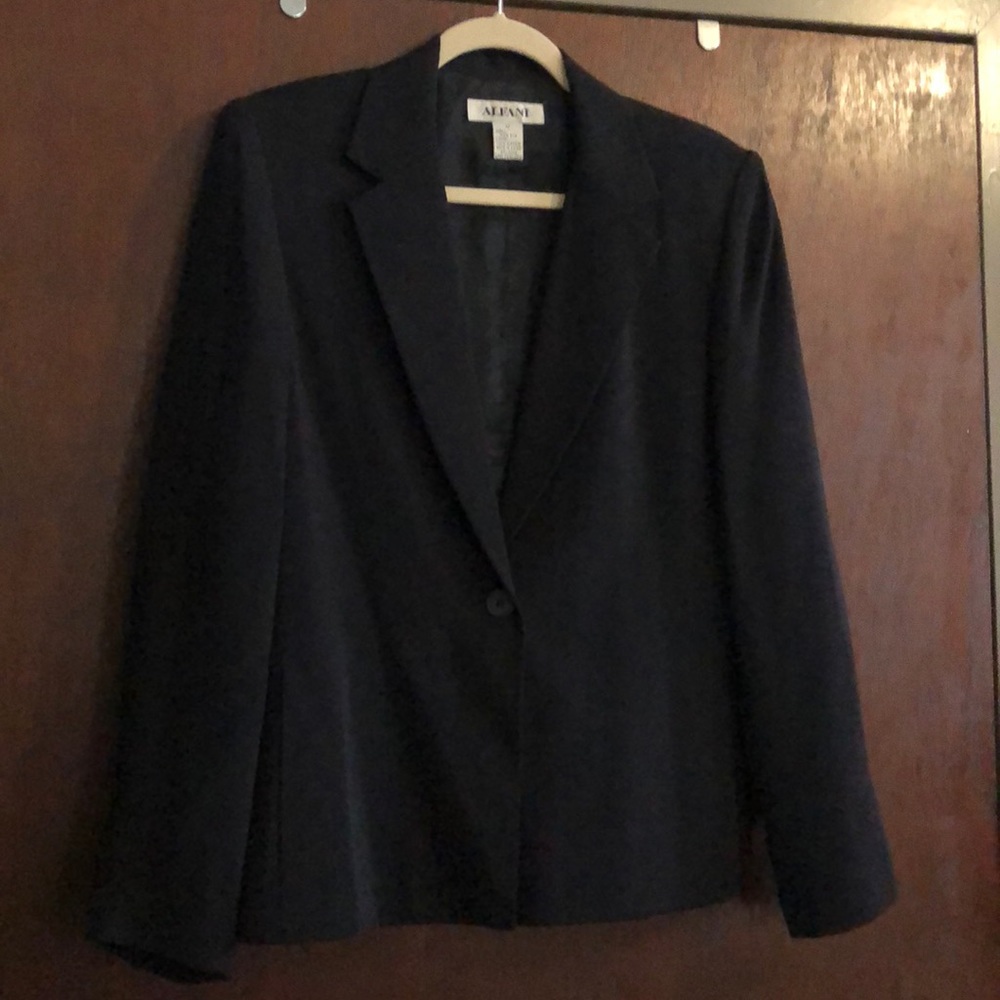 Black silk single button blazer size 12 Alfani